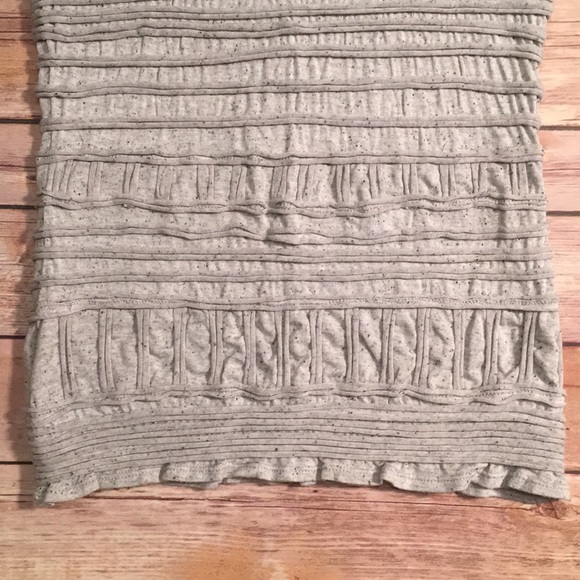 Max Studio Gray Ribbed/Textured Tee - Picture 4 of 8